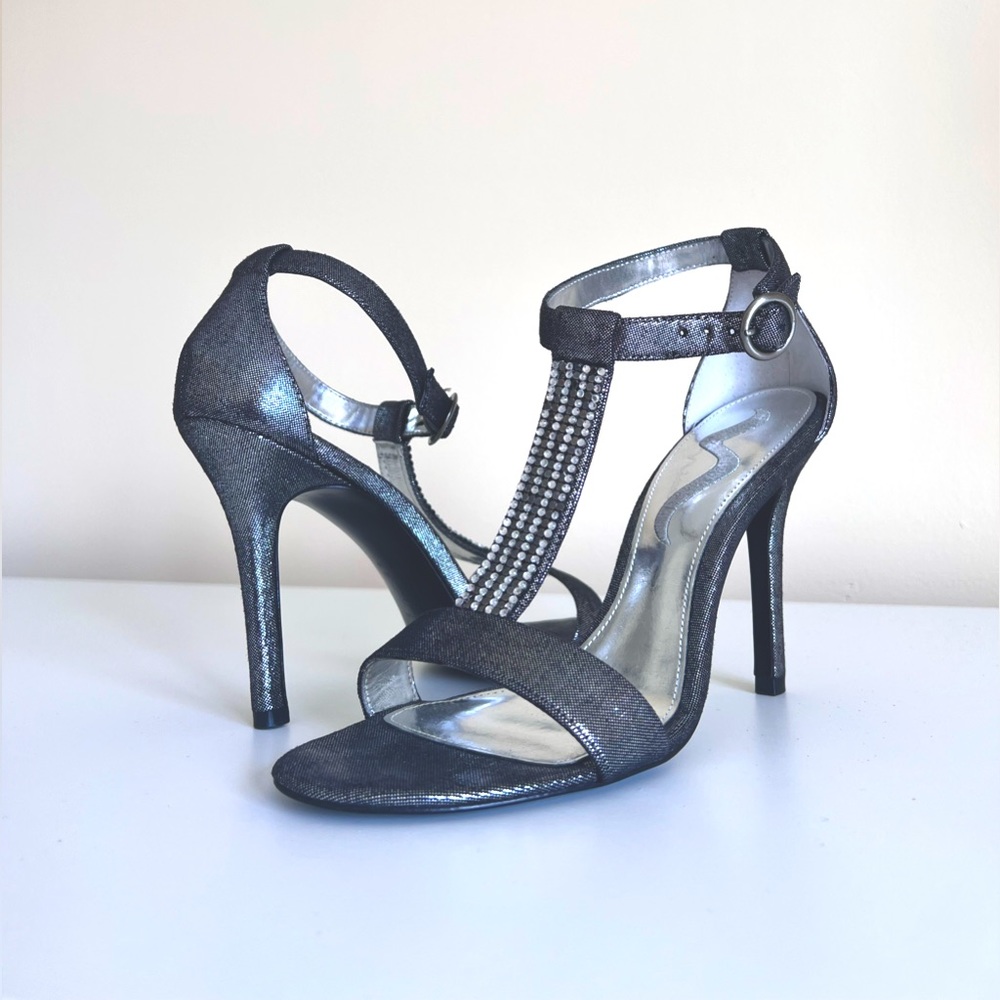 Size 9 Nina Shimmery High Heels